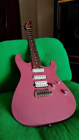 Πωλείται ηλεκτρική κιθάρα Harley Benton Fusion III 