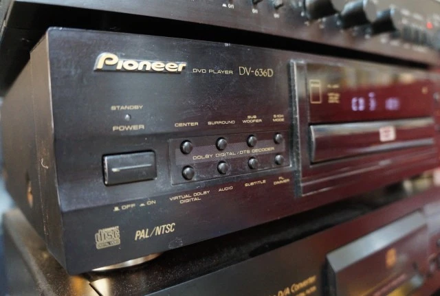 Pioneer DV-636D DVD &amp; CD player (2000)