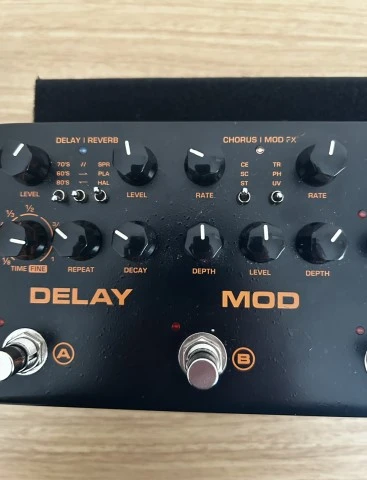 Cerberus + 2 pedals + pedalboard 