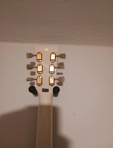 Harley Benton DC-600 VI Vintage Series μαζι με θήκη