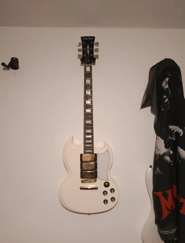 Harley Benton DC-600 VI Vintage Series μαζι με θήκη