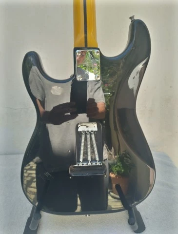 Fender Stratocaster replica.