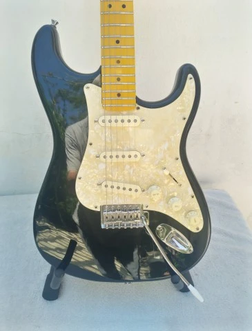 Fender Stratocaster replica.