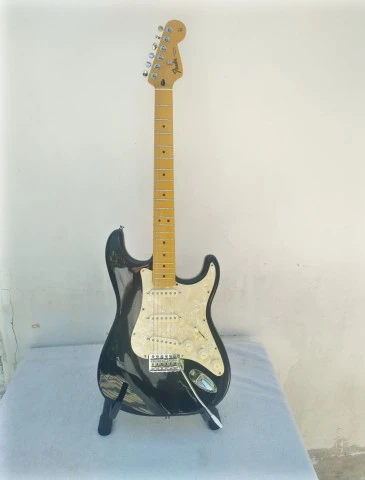 Fender Stratocaster replica.