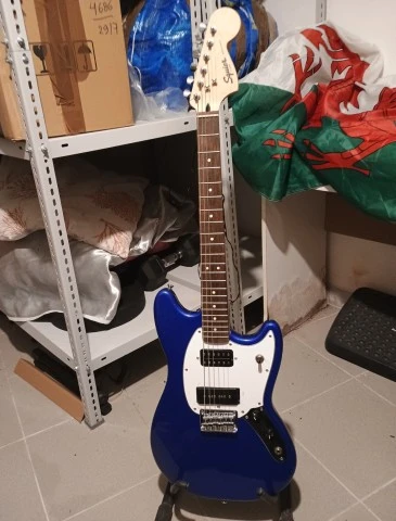 Squier Mustang + θήκη