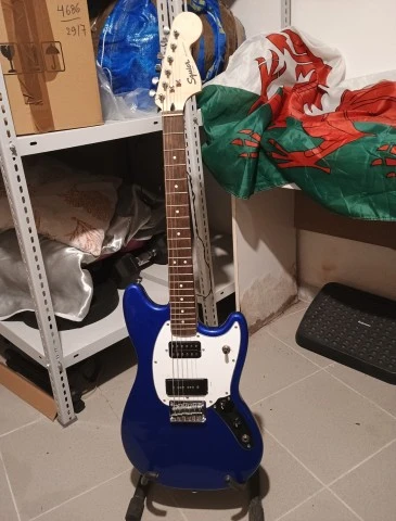 Squier Mustang + θήκη