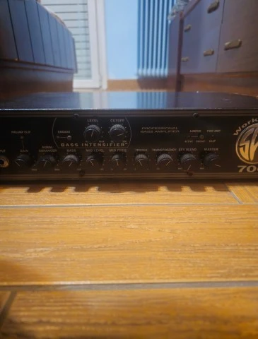 SWR WORKING PRO 700 BASS AMP