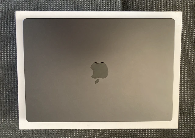 Apple MacBook Pro 14