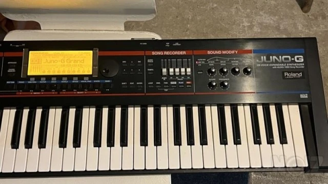 Πωλείται Roland Juno G 61 Keys