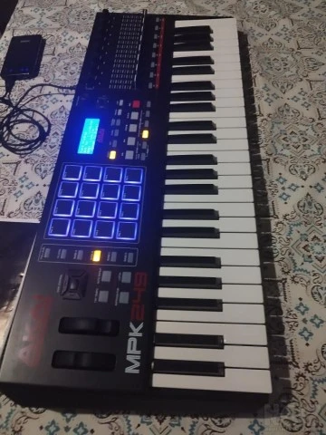 Akai Midi Keyboard MPK-249