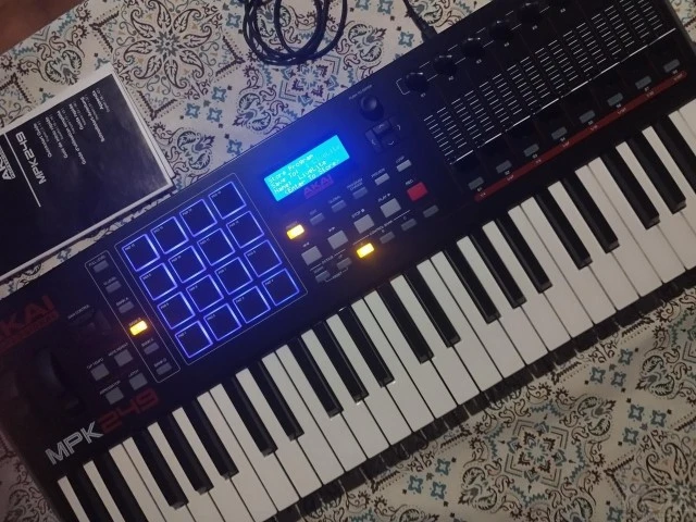 Akai Midi Keyboard MPK-249