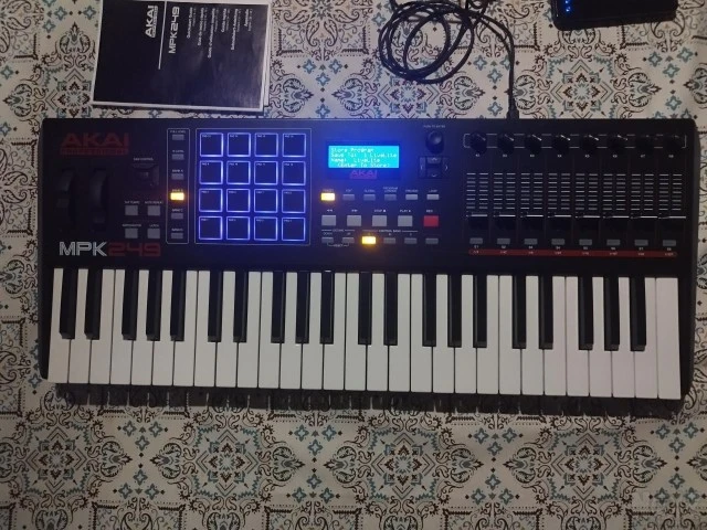 Akai Midi Keyboard MPK-249