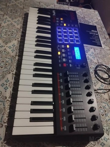 Akai Midi Keyboard MPK-249