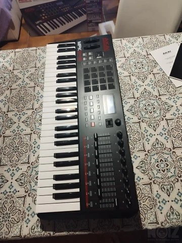 Akai Midi Keyboard MPK-249