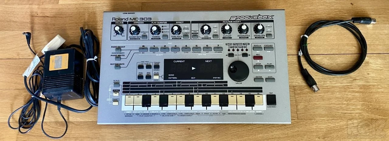 roland-mc-303-groovebox-