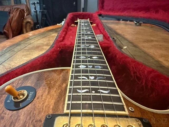 GIBSON LES PAUL ARTISAN 1976