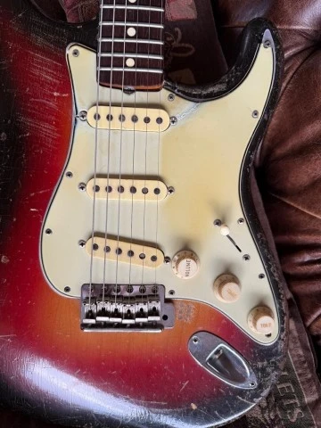 FENDER STRATOCASTER 1963