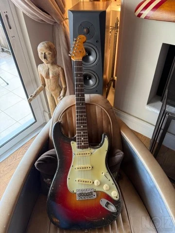 FENDER STRATOCASTER 1963
