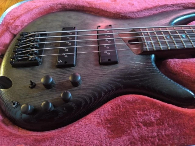 Πωλείται Ibanez sr605e
