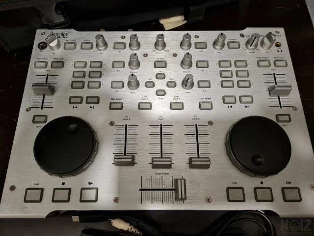 DJ CONTROLER THΣ ΕΤΑΙΡΕΙΑΣ HERCULES