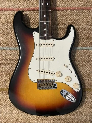 Fender Custom Shop '65 Stratocaster Jour