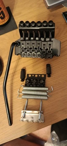 Μαγνήτες και licenced Floyd Rose