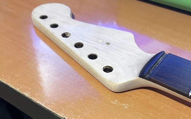Πωλείται μανίκι (Neck) Fender Stratocaster-mexico 