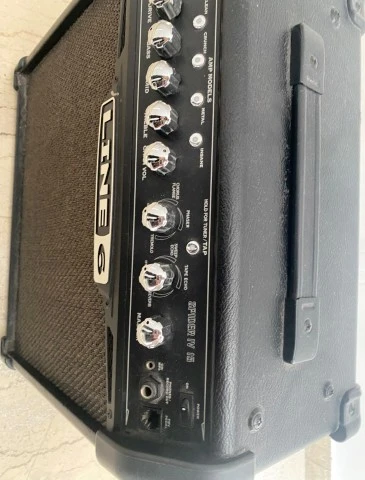 Line 6 Spider IV 15