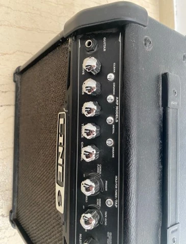 Line 6 Spider IV 15