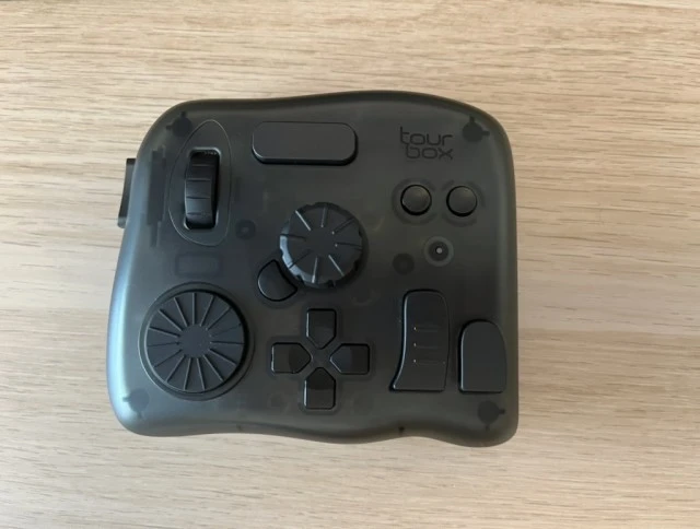 TourBox Elite με θηκη