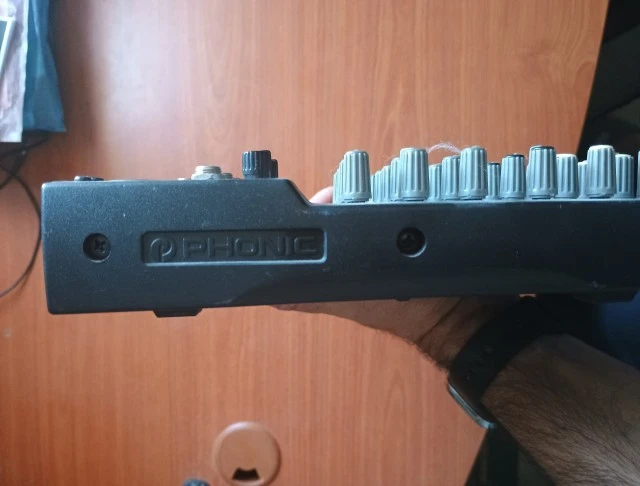 Κονσόλα Phonic AM 220