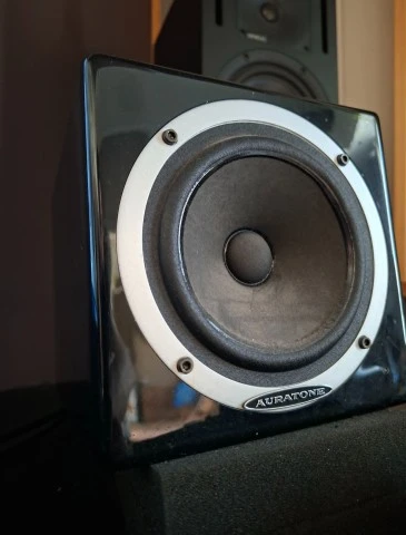 Πωλείται ζευγάρι Auratone C50A