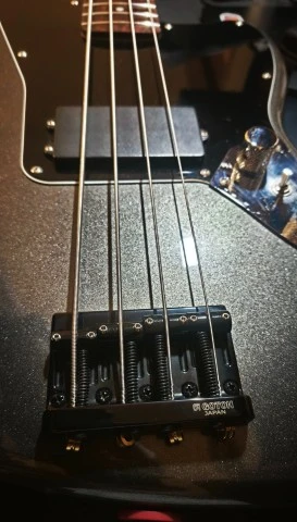 Squier Jaguar Bass 