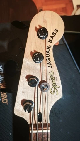 Squier Jaguar Bass 