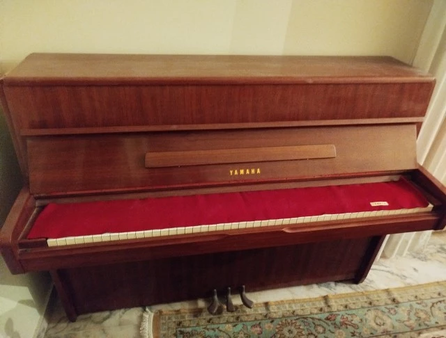 Πωλείται πιάνο Yamaha