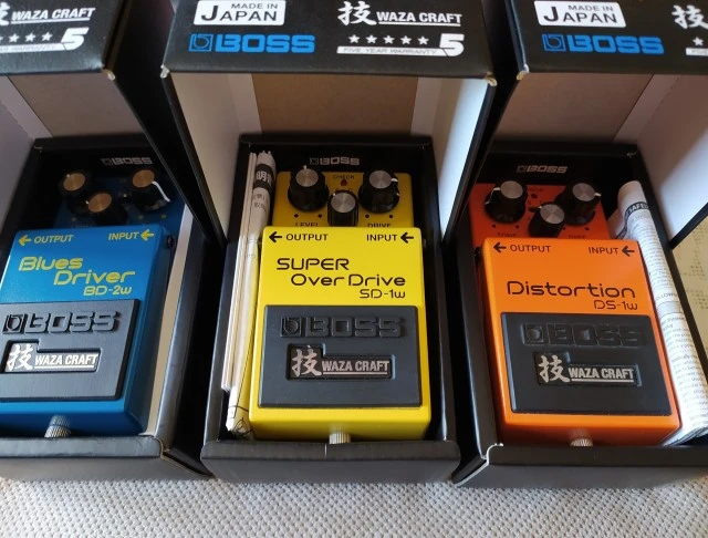 Boss BD-2w,Boss SD-1W,Boss DS-1w.