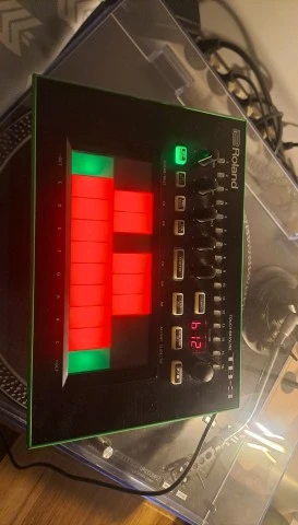 ROLAND TB3 