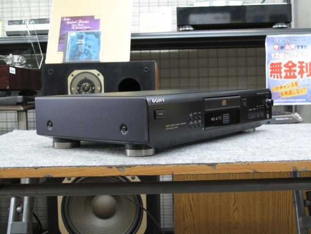 CD PLAYER SONY CDP - XE 500