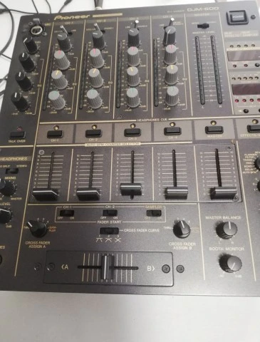 Pioneer - PROFESSIONAL DJM-600