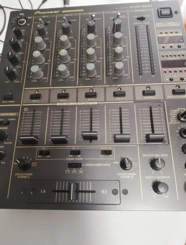 Pioneer - PROFESSIONAL DJM-600