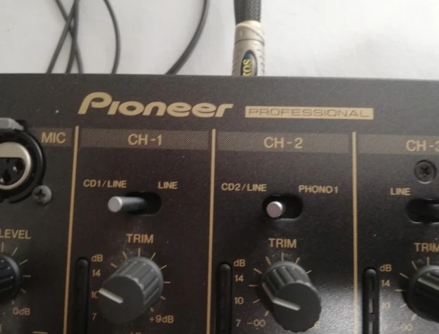 Pioneer - PROFESSIONAL DJM-600