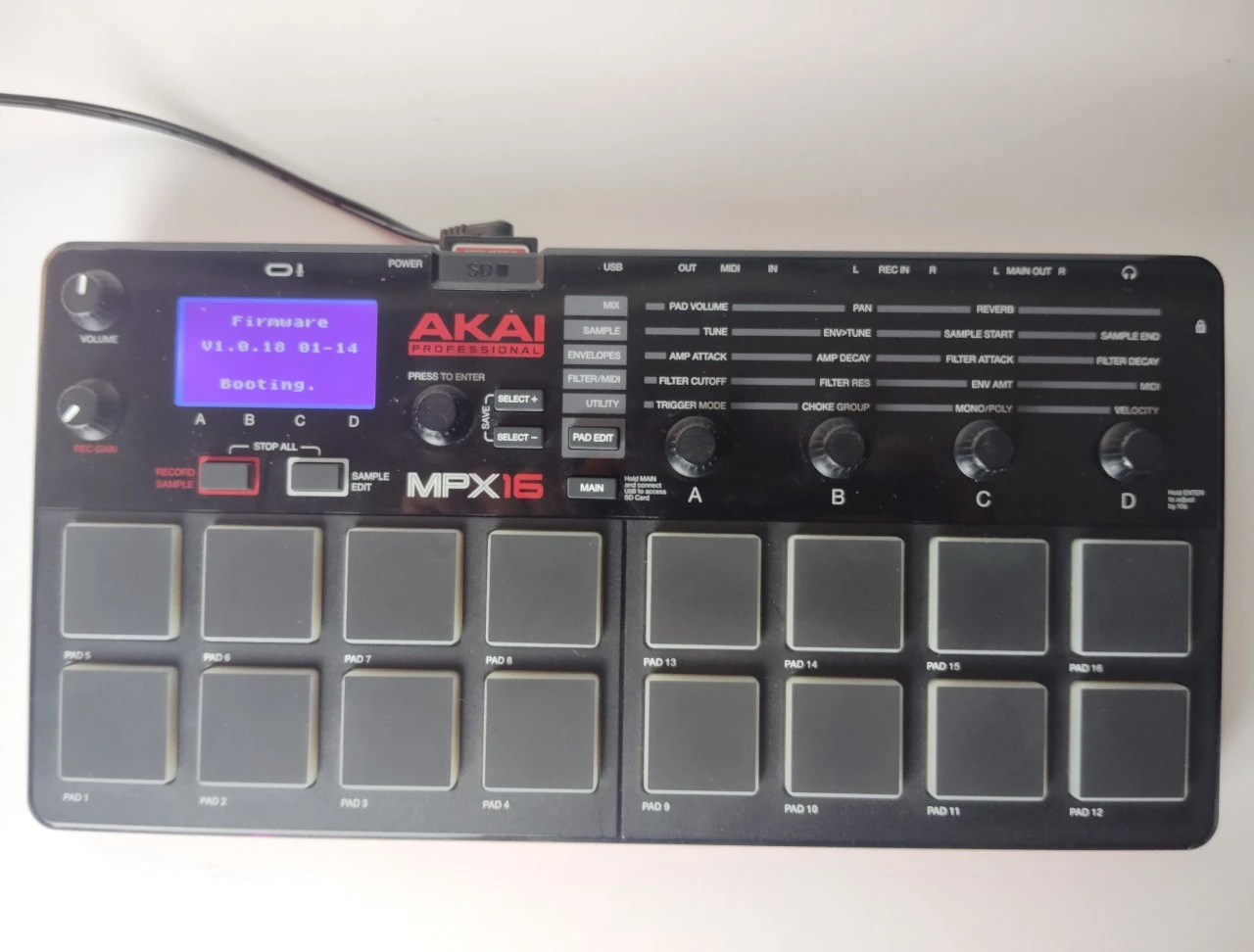 Akai MPX16