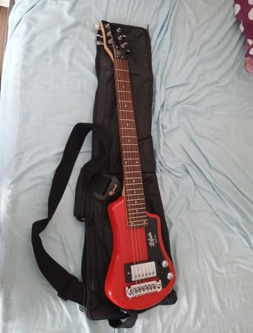 Höfner Shorty Red (+θήκη +ζωνη)