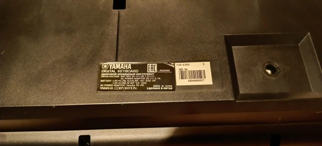 Πωλείται Keyboard   Yamaha PSR-E353