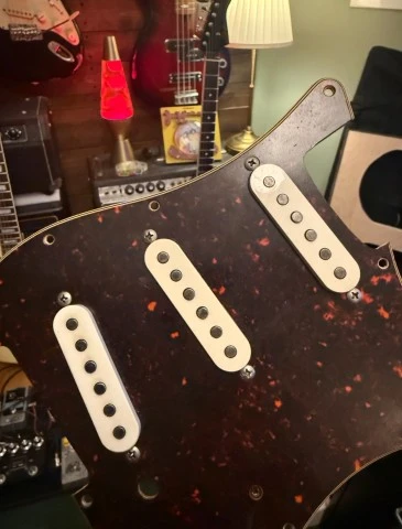 Amber Pickups Gregor Hilden Signature