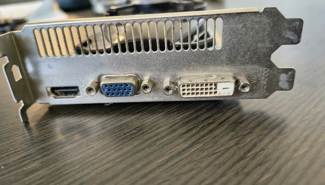  Sapphire Radeon HD6670 2GB ram 