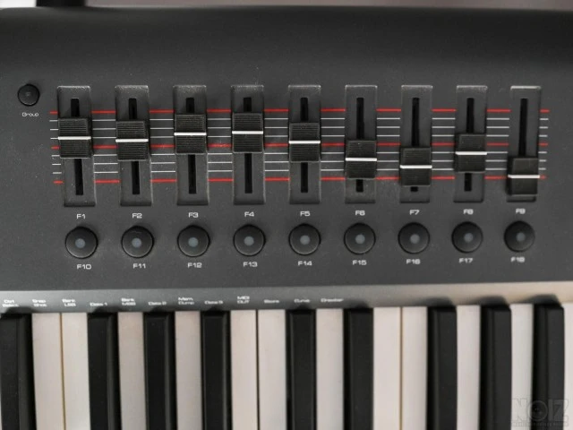 M-AUDIO AXIOM 61 MKII MIDI KEYBOARD & ΒΑ