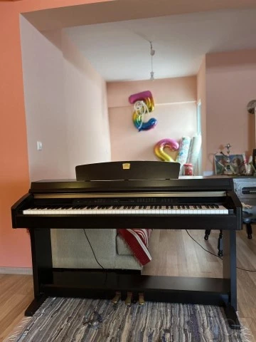 ΠΩΛΕΙΤΑΙ ΠΙΑΝΟ YAMAHA CLAVINIVA