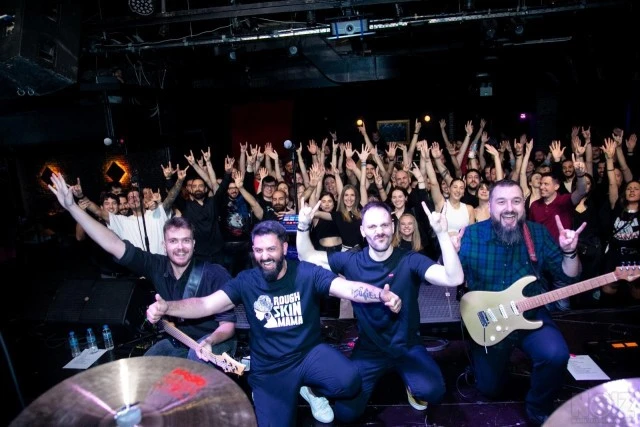 Rough Skin Mama αναζητούν τραγουδιστή