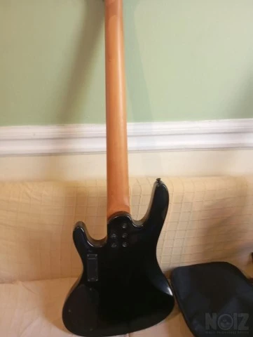 Washburn bass xb 125 5 string